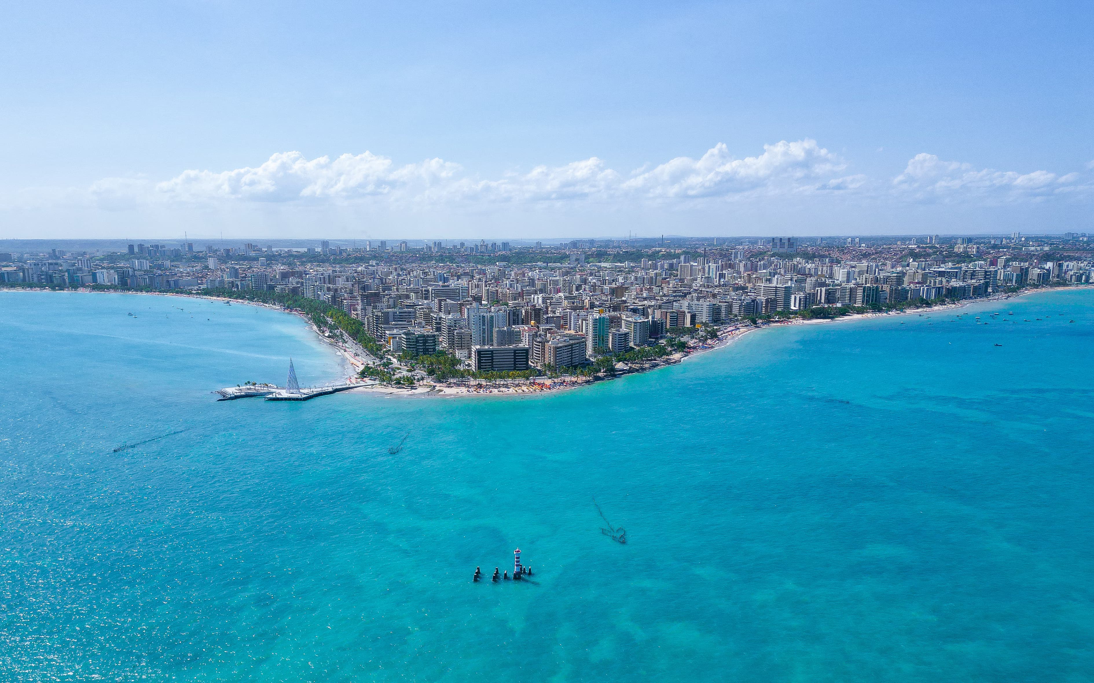 Vista aérea da orla de Maceió